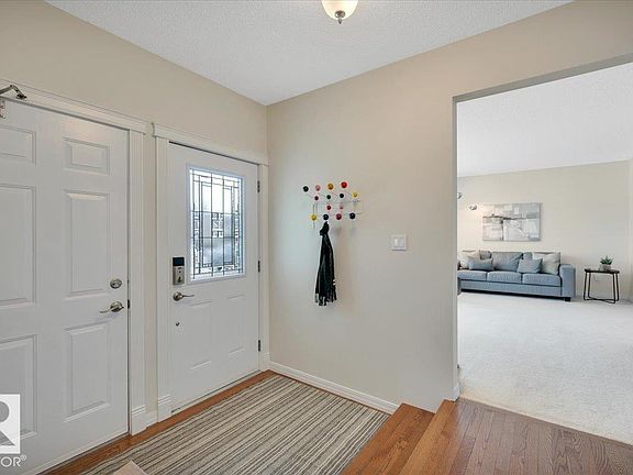 4th image of 705 Riddell St NW