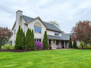 W311S9077 Moccasin Trl, Mukwonago, WI 53149