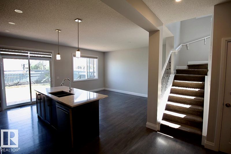 Edmonton House for rent - 3 Bedrooms — photo 3
