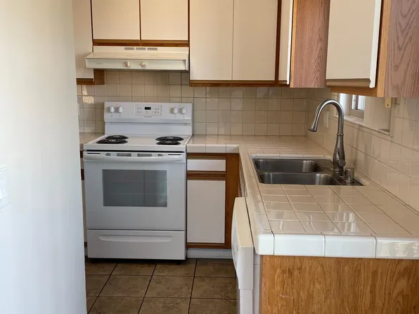 815 Hawthorne St #1, Monterey, CA 93940