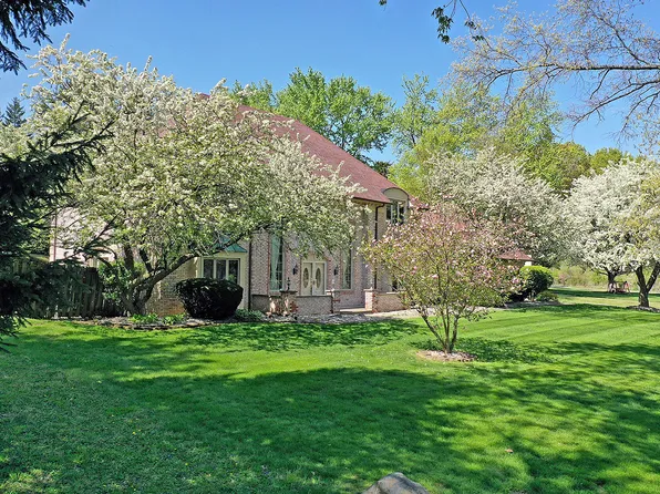 138 McArthur Ct, Anderson, IN 46012
