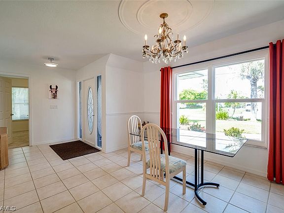 3rd image of 241 SE 20th Pl