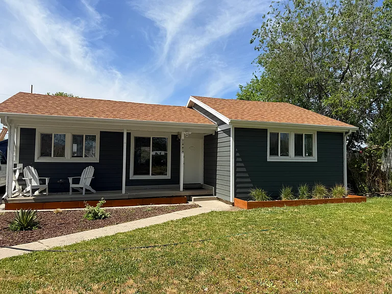 1224 S Navajo St — Photo 3