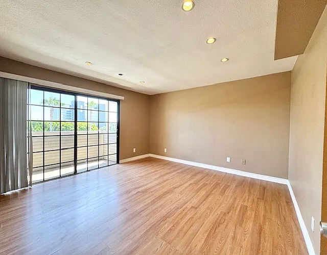 9290 Towne Centre Dr #83 — Photo 8