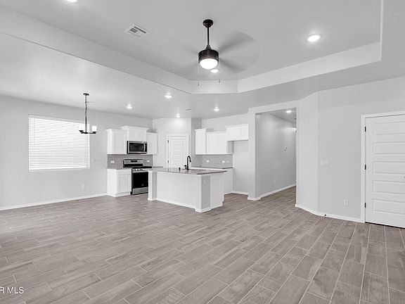 3rd image of 380 Nailseas Pl