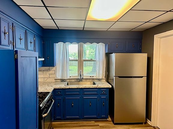 4th image of 3608 Linden Rd