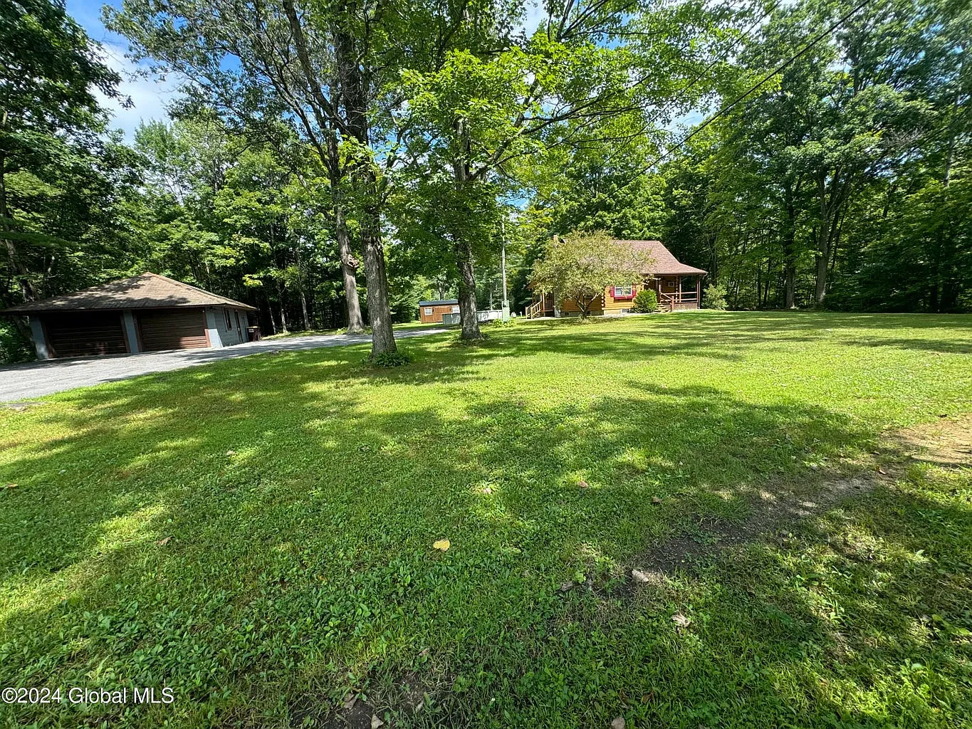 3 bed, 1152 sqft, $2,650 — Photo 2