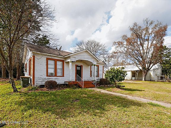 3rd image of 317 Peach St