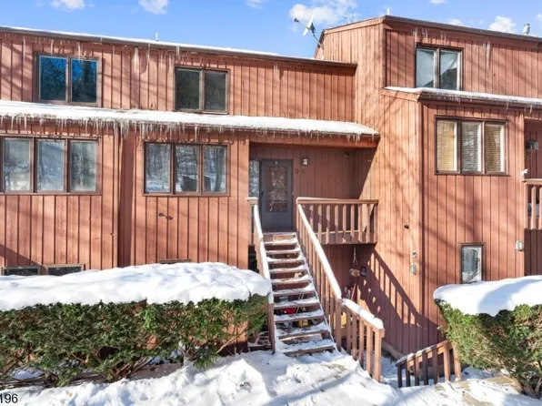 9 Village Way #4, Vernon, NJ 07462