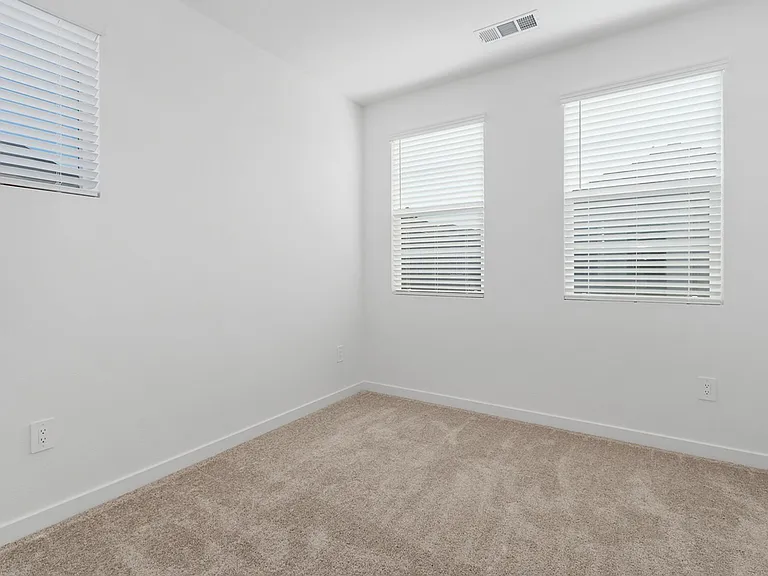 2638 E Lincoln Paseo — Photo 17