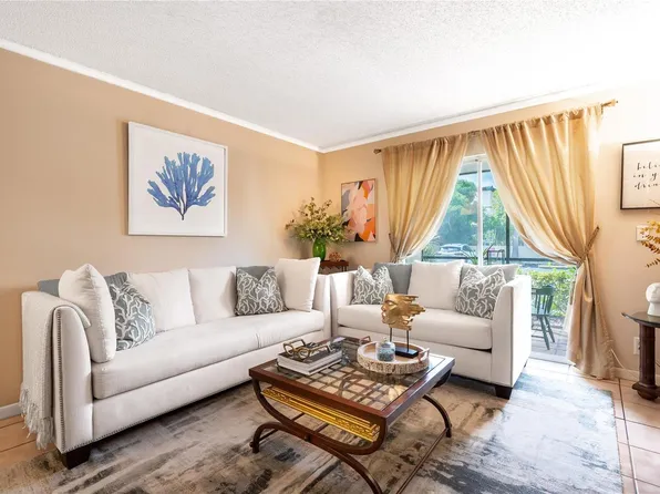 253 S Cypress Rd APT 202, Pompano Beach, FL 33060