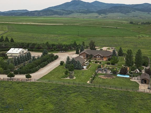 3rd image of 316 Estate Dr