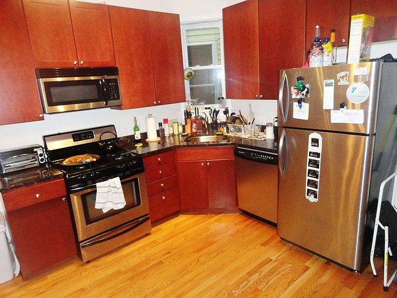 1st image of 2407 N Clybourn Ave APT 3