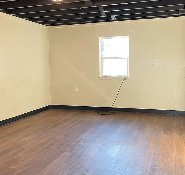 Walk to Clear Creek & School of Mines 2BR Garden Level with Utilities Included! — Photo 11