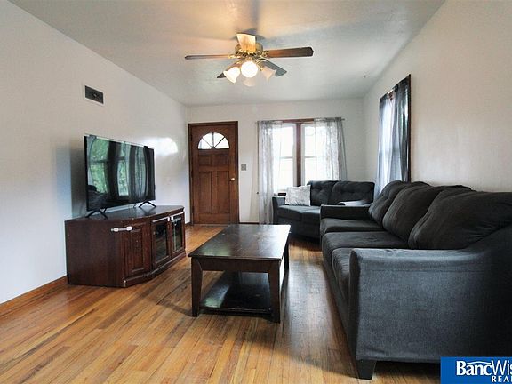 4th image of 4230 N St