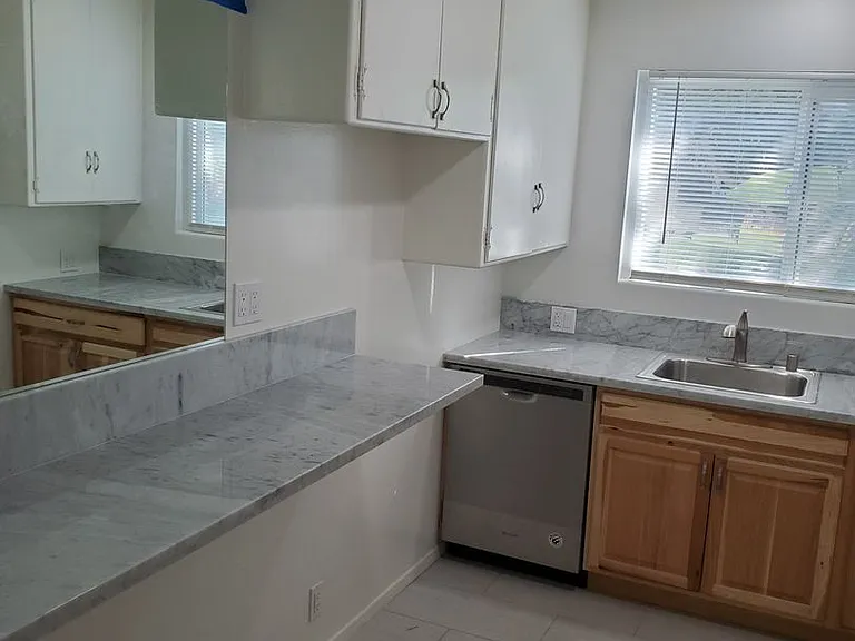 2338-52 Penmar Ave — Photo 11