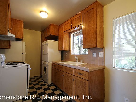 4th image of 54 N Parkwood Ave APT 3