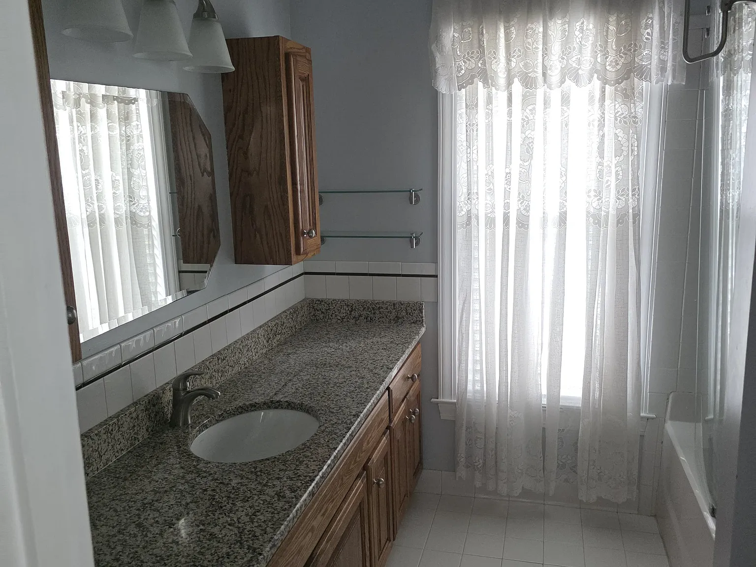 3 bed, 1466 sqft, $1,800 — Photo 2