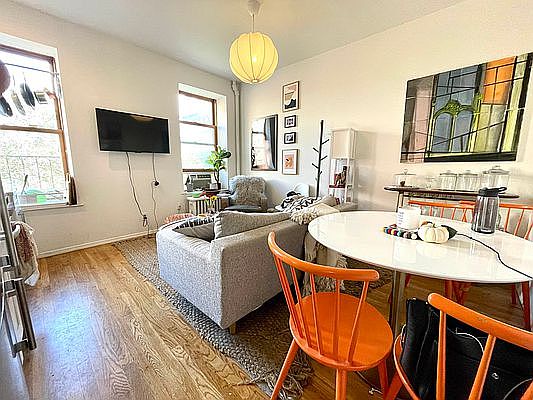 3rd image of 172 Prince St APT 3C