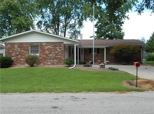 931 Kane St, Carlyle, IL 62231