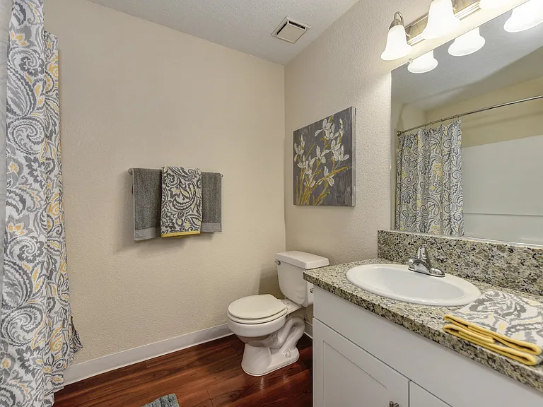 Monte Bello Apartments — Photo 10