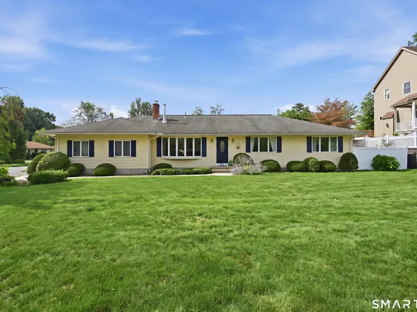169 SANDTRAP Way, Chicopee, MA 01020