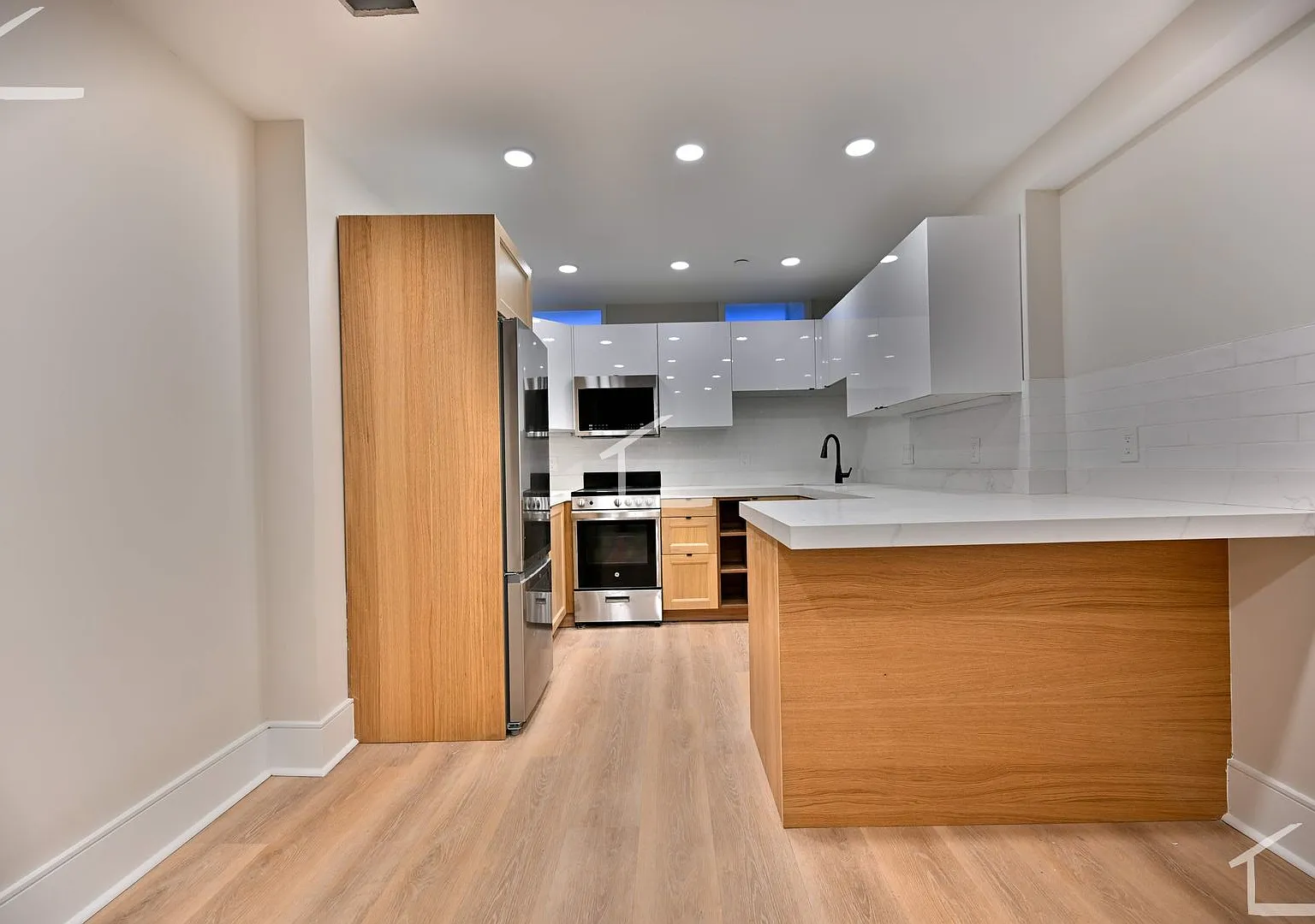Newly renovated Bay Village 2-bed; Available for May or June! — Photo 3
