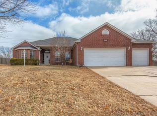 8525 Harp Blvd, Broken Arrow, OK 74014