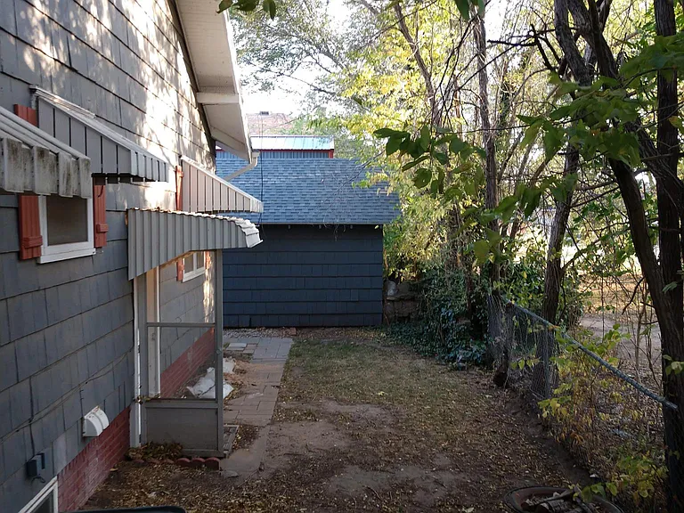 23 E 6th St — Photo 15