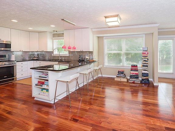 5th image of 247 Tyler Creek Ct