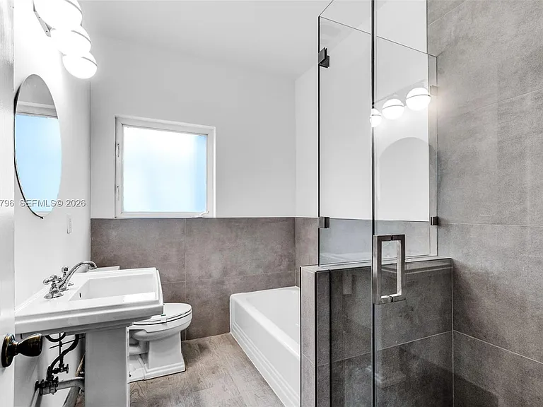 1232 Lenox Ave — Photo 28