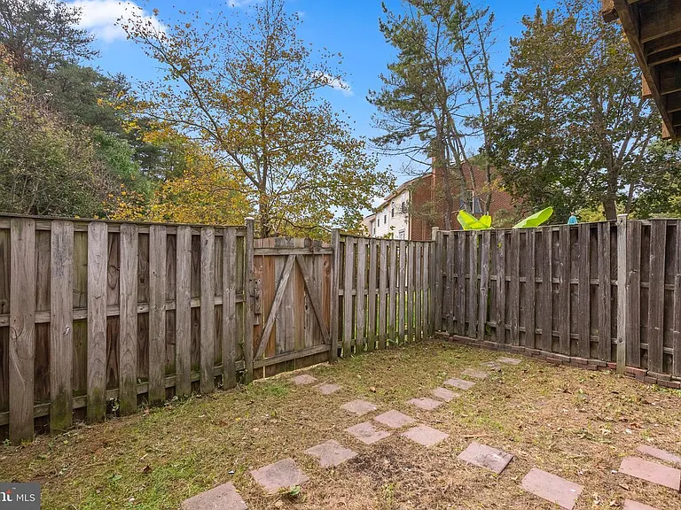14205 Castlemoor Ct — Photo 24