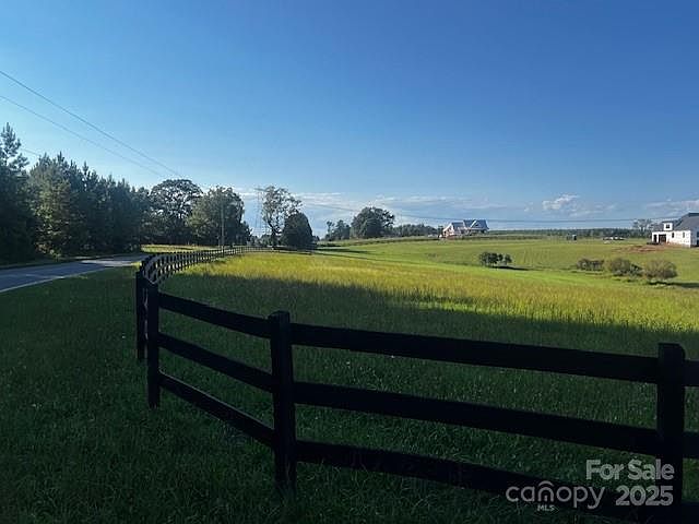 2nd image of 58 Lambs Grill Rd