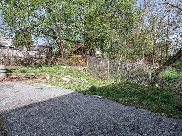99 White St, Lowell, MA 01854