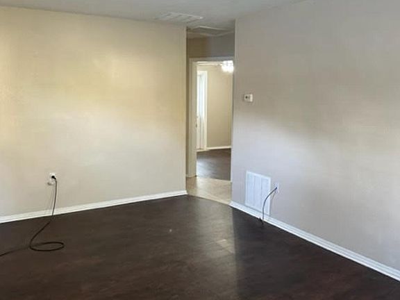 4th image of 209 Ruskin St