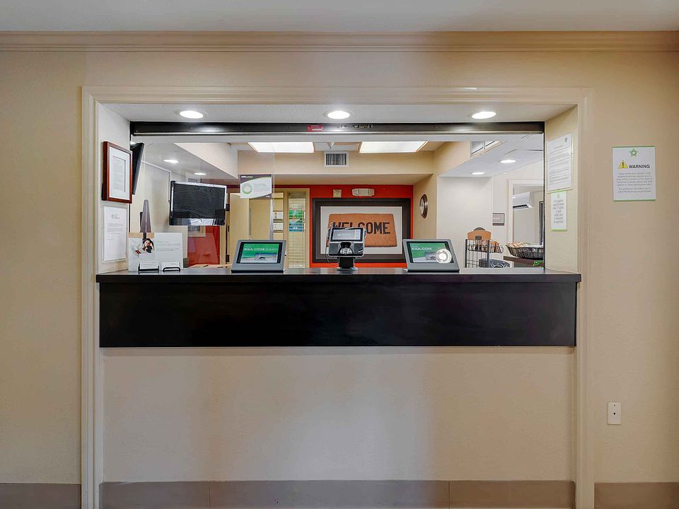 Lobby and Guest Check-in