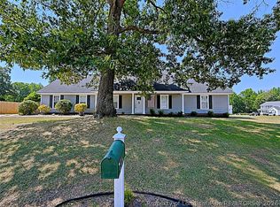 112 Forest Creek Dr, Raeford, NC 28376