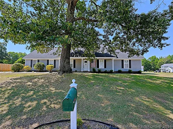 112 Forest Creek Dr, Raeford, NC 28376