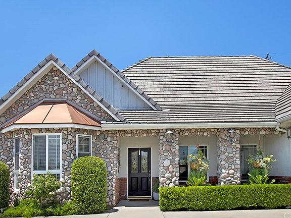 3rd image of 25726 Segundo Ct