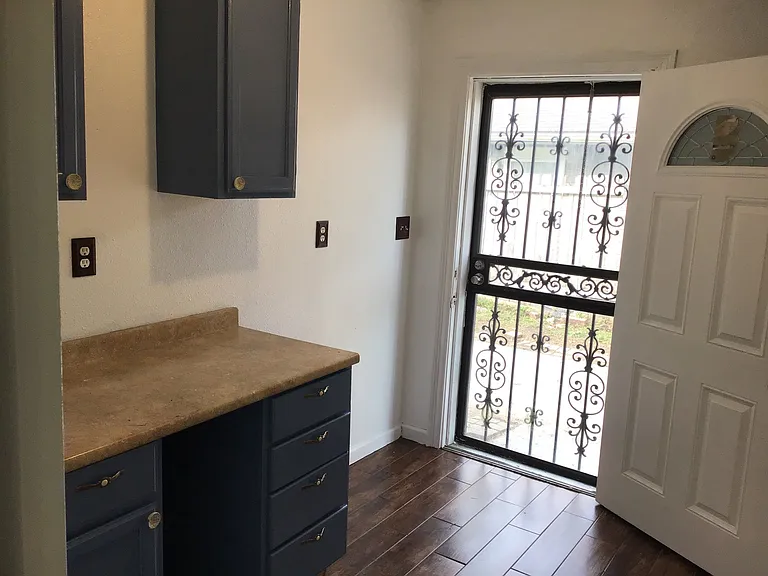 4516 Congress Dr — Photo 7