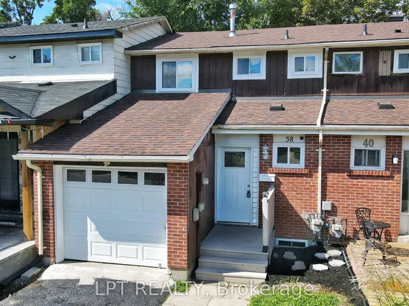 38 Chaucer Cres, Barrie, ON L4N 4T7
