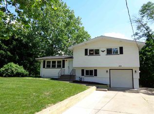 200 W Bittersweet Rd, Washington, IL 61571