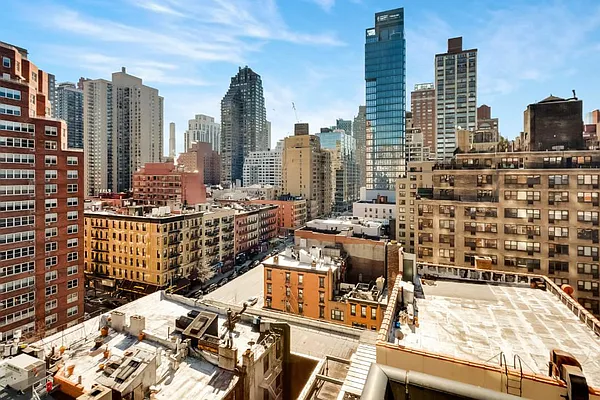 Rented by Level Group | media 10