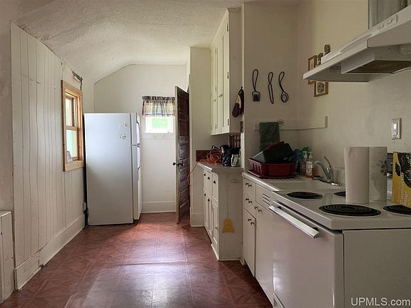 4th image of 915 E C St