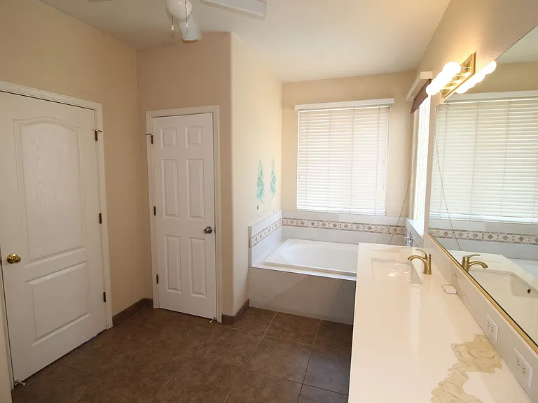 2542 E Omaha Ave — Photo 14