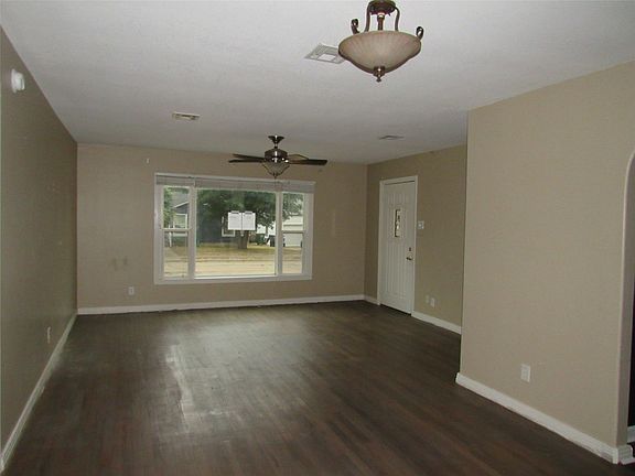 2nd image of 3129 Fadal Ave