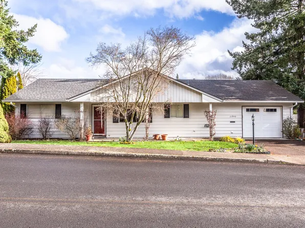 11940 SW King George Dr, King City, OR 97224