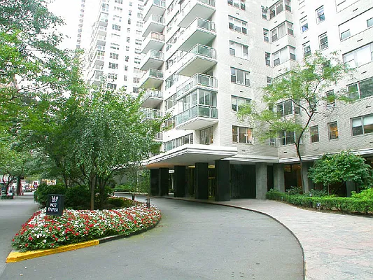 Sold by Sotheby's International Realty | media 11