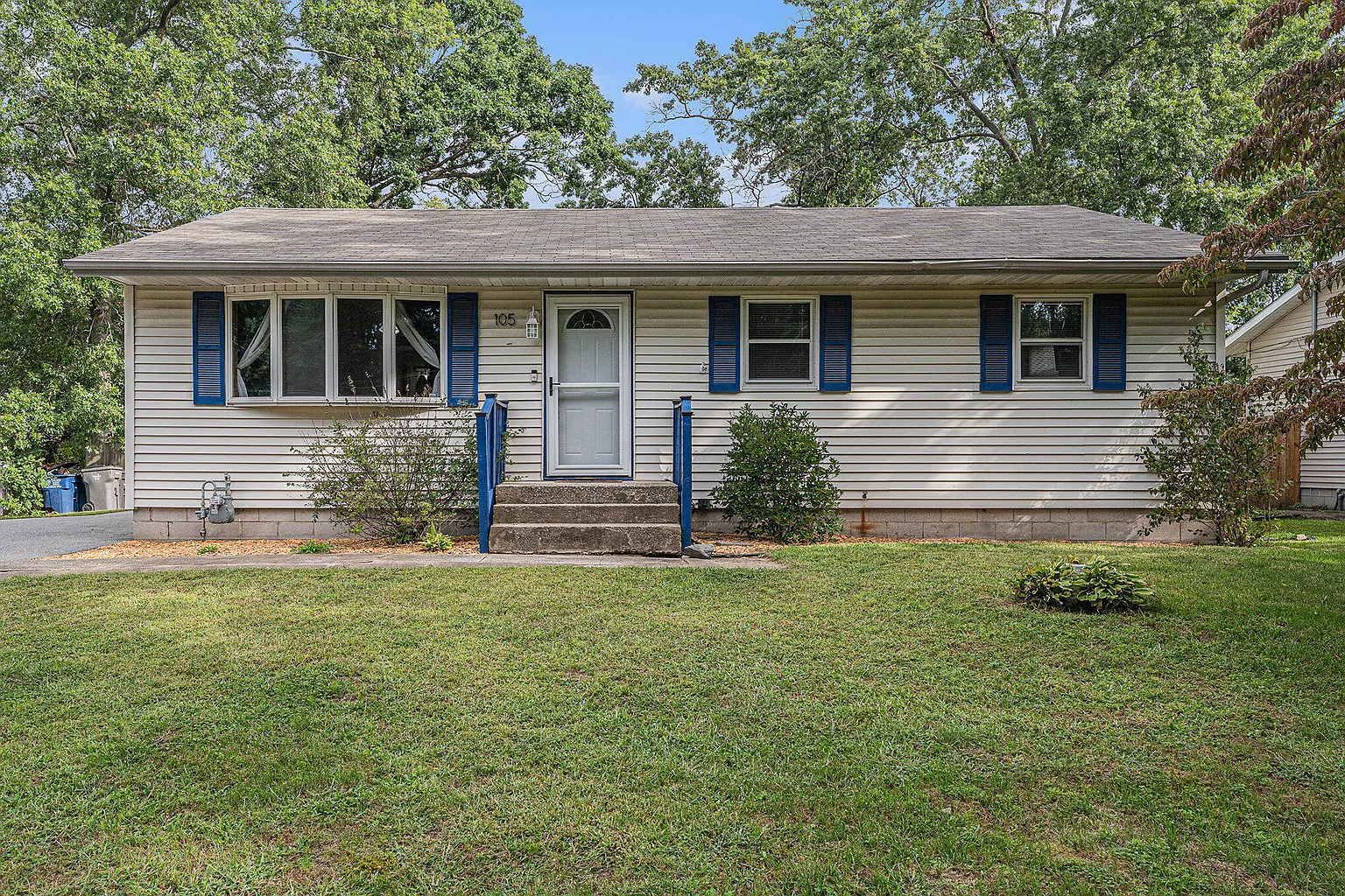 105 Starling Dr photo 1