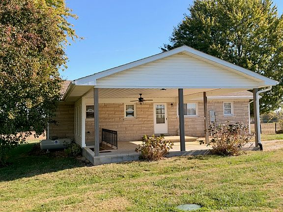 3rd image of 589 Thomas Rd #1